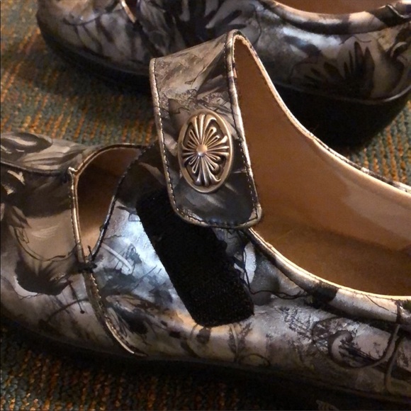 Alegria PG Lite Kaitlyn Black Patina Leather MaryJane Clog/Size: 37, (US 7/7.5) - Picture 6 of 11